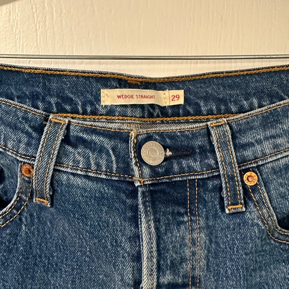 Levi’s Wedgie Straight, Size 29. - Picture 3 of 4